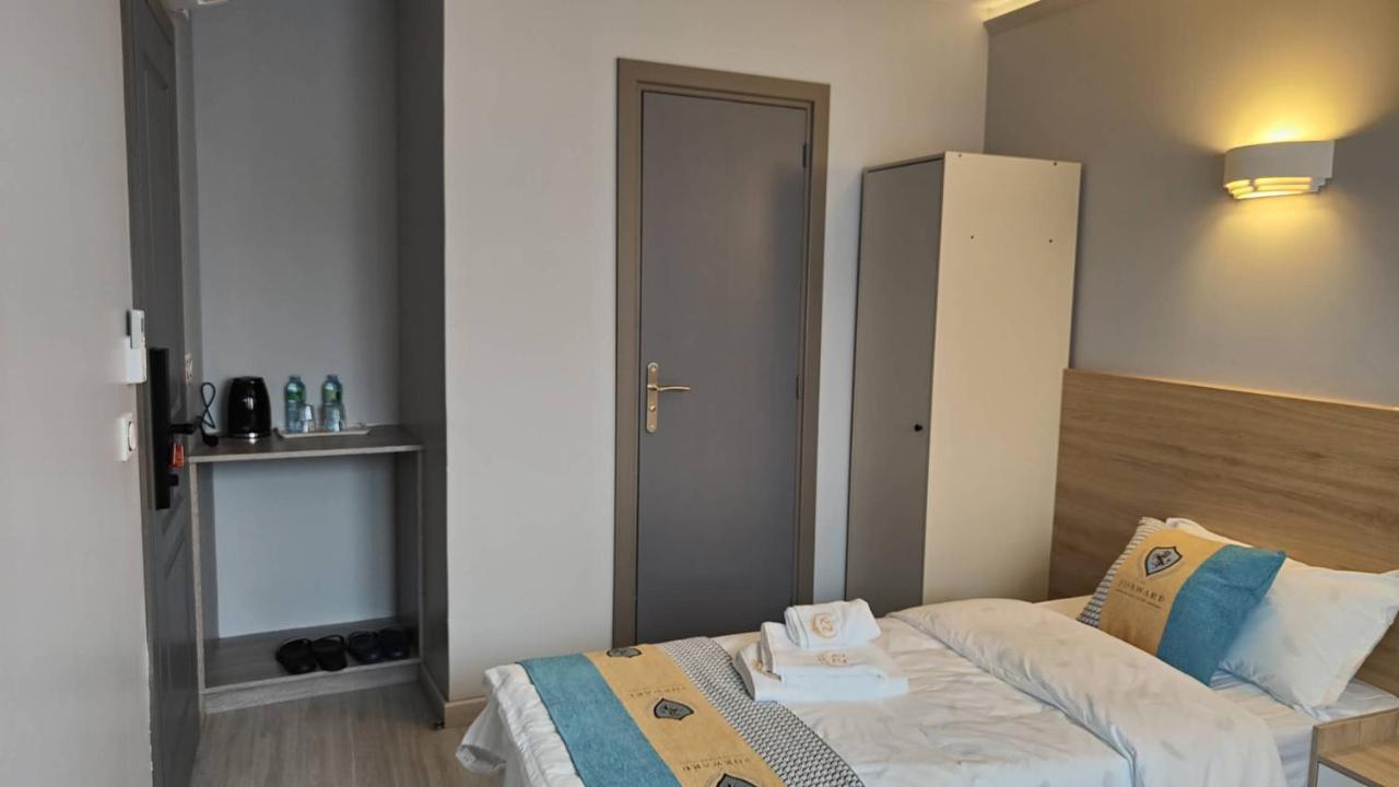 Chambre Pour 2 Personnes Avec Lit Separe Dans La Banlieue Parisienne Bondy Exterior photo